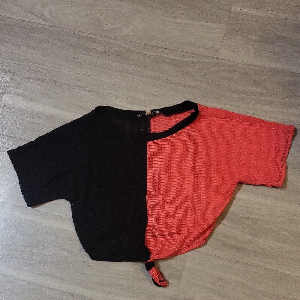 Black and Red Half-Sleeve Top